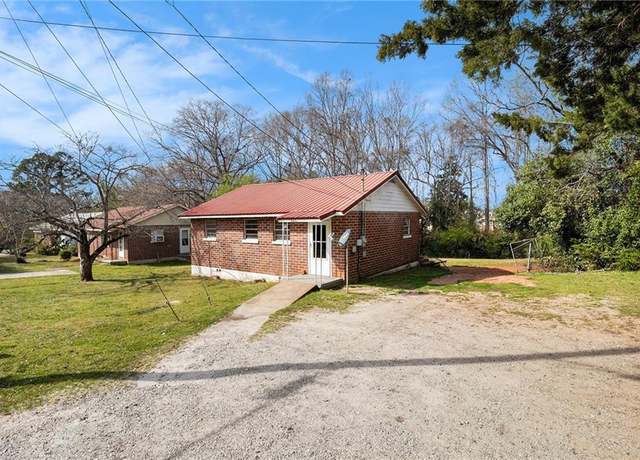 Property at 243 Glenn St, Jackson, GA 30233, 3 beds, 1 bath