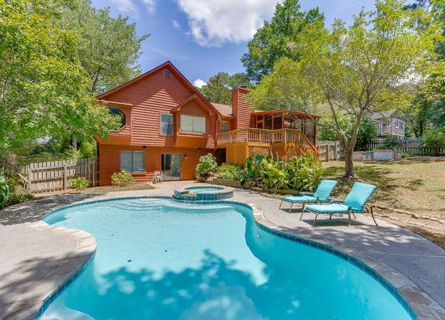 Property at 2900 Hadrian Dr, Snellville, GA 30078, 4 beds, 3 baths