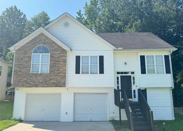 Property at 4044 Robin Cir, Atlanta, GA 30349, 4 beds, 3 baths