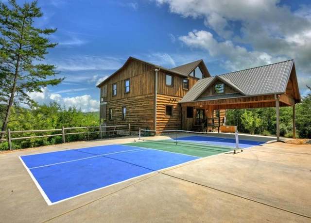 Property at 406 Hope Dr, Blue Ridge, GA 30513, 4 beds, 4 baths