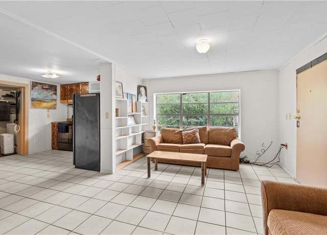 Property at 650 Mccharles St, Dalton, GA 30720, 7 beds, 4 baths