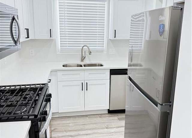 Property at 2356 Cove Rd, Lithonia, GA 30058, 2 beds, 2.5 baths