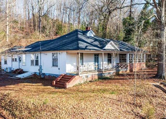 Property at 10 N Hillcrest Dr SE, Lindale, GA 30147, 3 beds, 2 baths