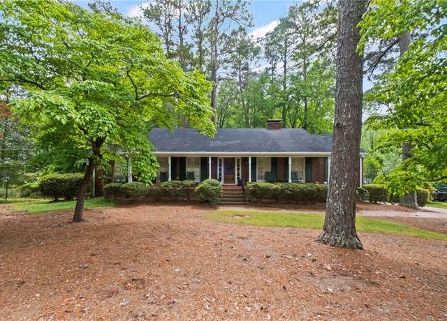 Property at 681 Hampton Pl SW, Marietta, GA 30064, 5 beds, 3 baths