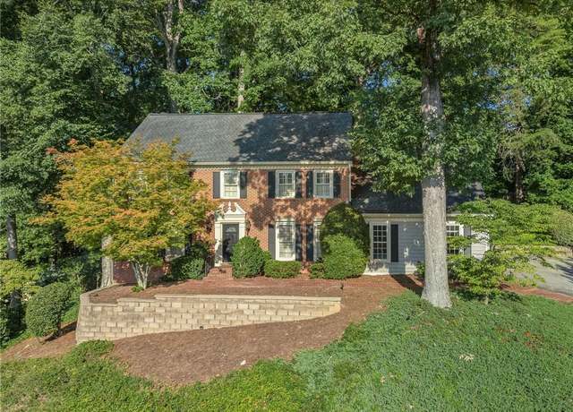 Property at 1833 Jacksons Creek Blf, Marietta, GA 30068, 4 beds, 2.5 baths