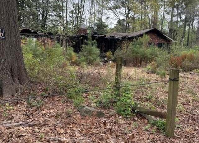 Property at 4216 Connor Dr, Ellenwood, GA 30294, 3 beds, 2 baths