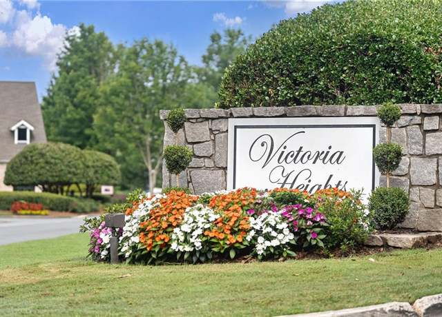 Property at 5207 Santa Fe Pkwy, Sandy Springs, GA 30350, 3 beds, 2 baths