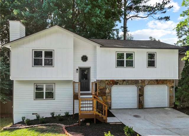 Property at 975 Memory Ln, Lawrenceville, GA 30044, 4 beds, 2.5 baths