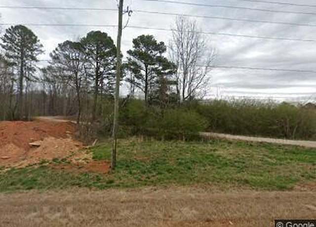 Property at 3325 Tanners Mill Rd, Gainesville, GA 30507, 3 beds, 1 bath