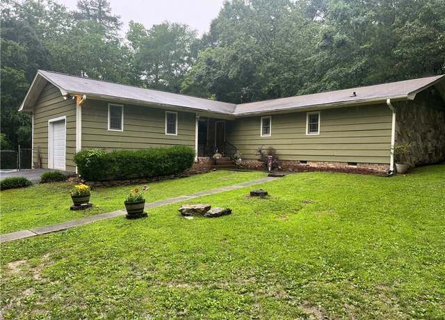 Property at 371 Lake Dr SE, Calhoun, GA 30701, 3 beds, 2 baths