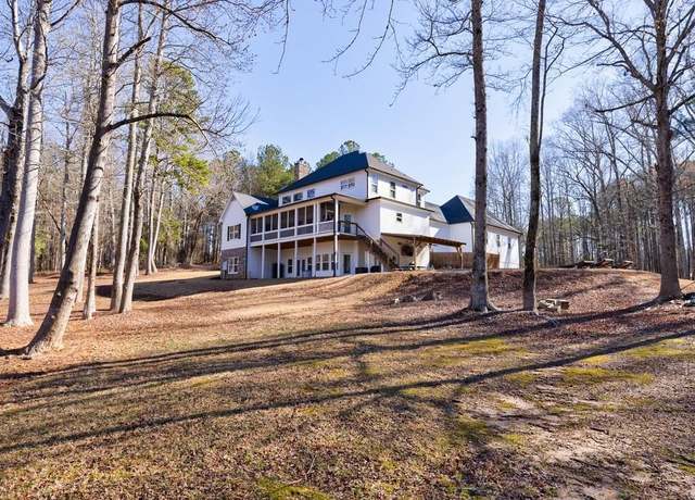 Property at 3055A Spring Hill Dr, Monroe, GA 30656, 5 beds, 3 baths