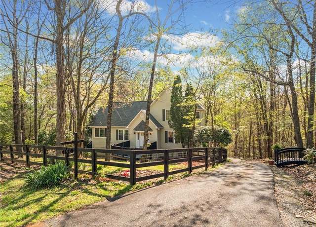 Property at 196 Beaver Lake Dr, Ellijay, GA 30540, 4 beds, 3 baths