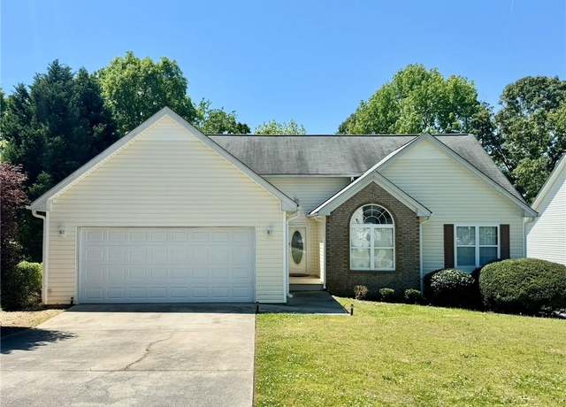 Property at 929 Kendall Park Dr, Winder, GA 30680, 3 beds, 2 baths