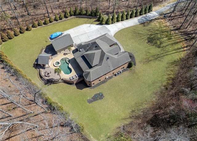 Property at 644 Herring Rd, Grayson, GA 30017, 6 beds, 3.5 baths