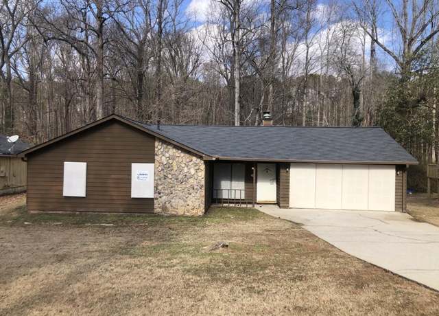 Property at 1079 Salisbury Trl, Riverdale, GA 30296, 3 beds, 2 baths