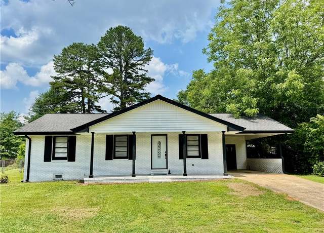 Property at 312 E Broad St, Winder, GA 30680, 3 beds, 2 baths