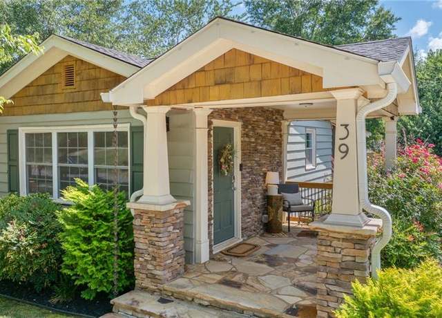 Property at 39 Lott Ave SE, Marietta, GA 30067, 2 beds, 2 baths