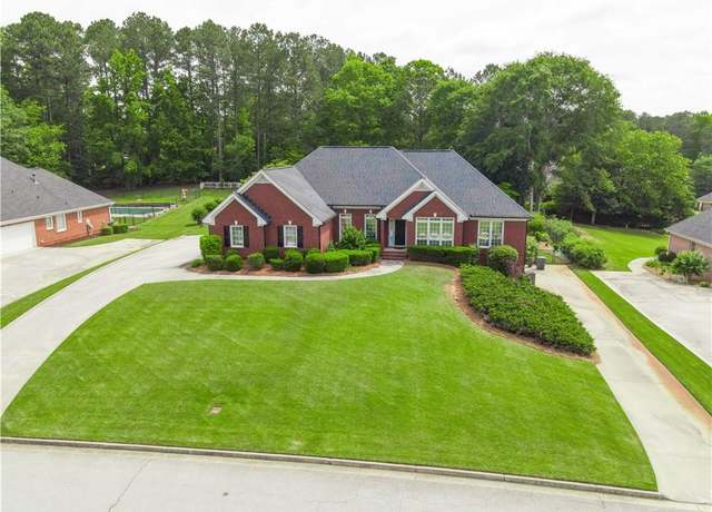 Property at 811 Ivy Ridge Dr, Loganville, GA 30052, 4 beds, 3.5 baths