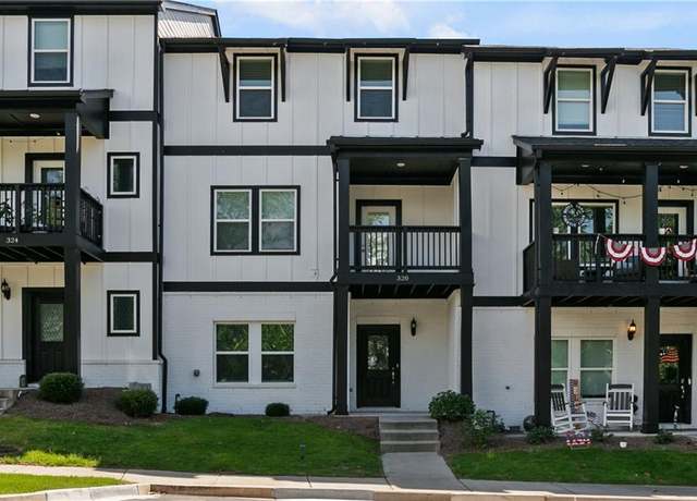 Property at 320 Lincoln St, Woodstock, GA 30188, 4 beds, 3.5 baths