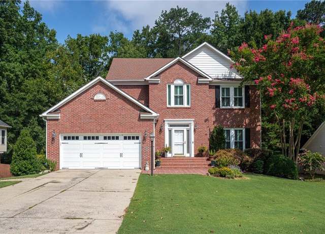 Property at 5060 Magnolia Walk, Roswell, GA 30075, 5 beds, 3.5 baths