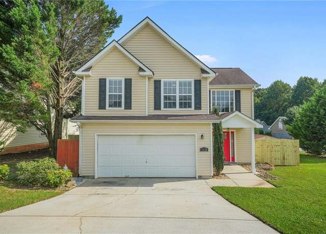Property at 3028 Meadow Glen Pass, Fairburn, GA 30213, 3 beds, 2.5 baths