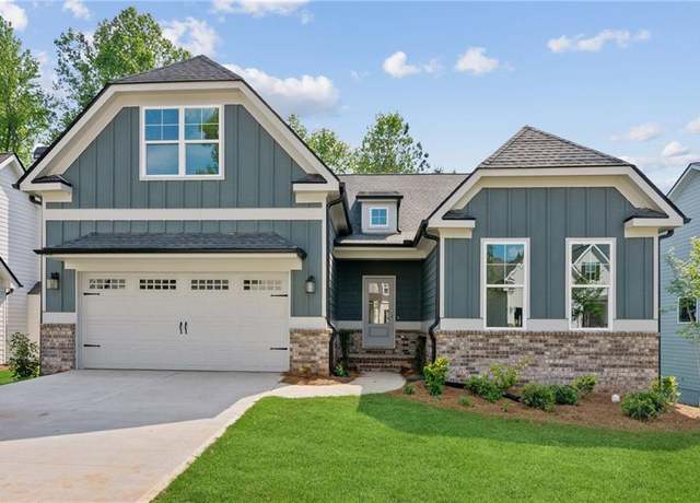 Property at 4306 Links Blvd, Jefferson, GA 30549, 4 beds, 3 baths