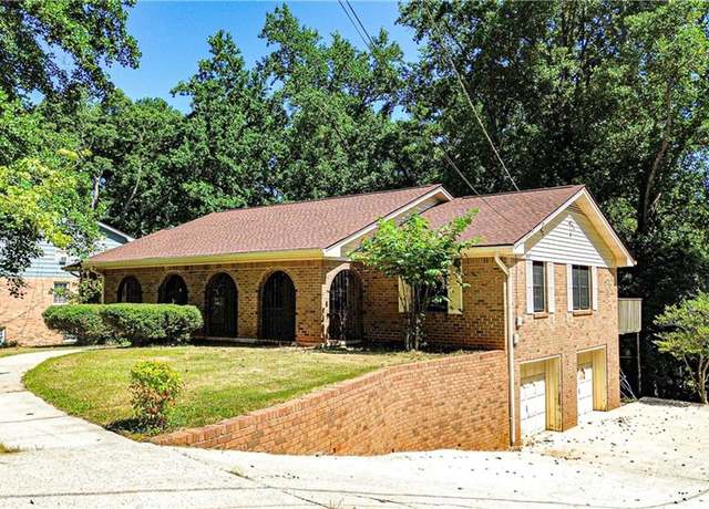 Property at 3602 Paddock Dr, Decatur, GA 30034, 3 beds, 3 baths