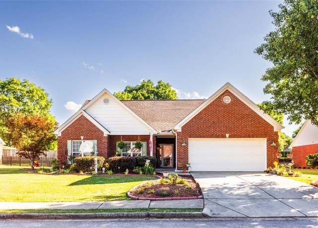 Property at 381 Crossroads Dr, Social Circle, GA 30025, 3 beds, 2 baths