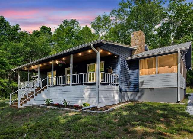 Property at 211 Phillips St, Clarkesville, GA 30523, 3 beds, 2 baths