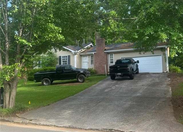 Property at 411 Willow Ct, Conyers, GA 30094, 3 beds, 2 baths