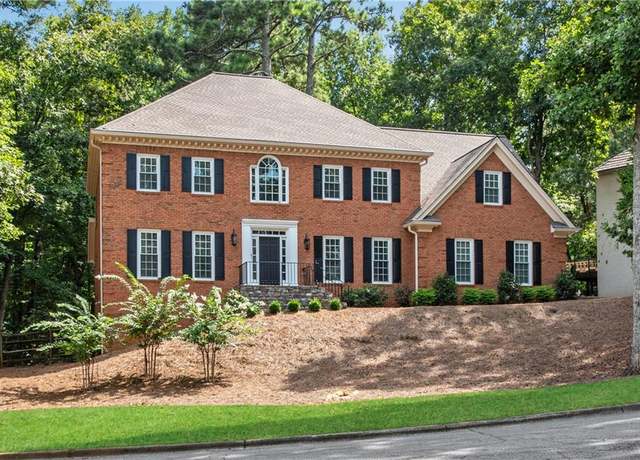 Property at 215 Cliffchase Close, Roswell, GA 30076, 5 beds, 4.5 baths