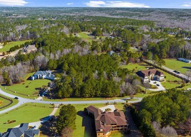 Property at 2105 Adel Dr, Loganville, GA 30052