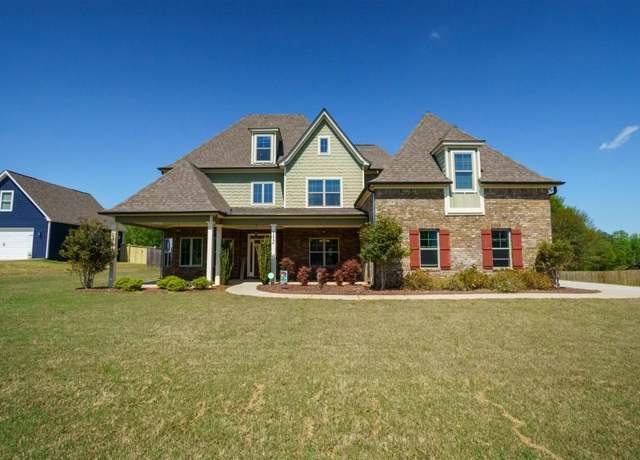 Property at 152 Palomino Dr, Newnan, GA 30265, 5 beds, 5 baths