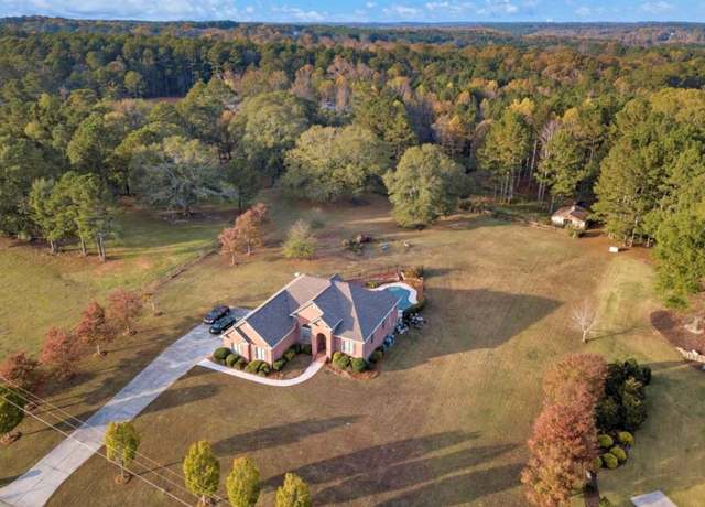 Property at 620 Springview Dr, Covington, GA 30014, 4 beds, 4 baths