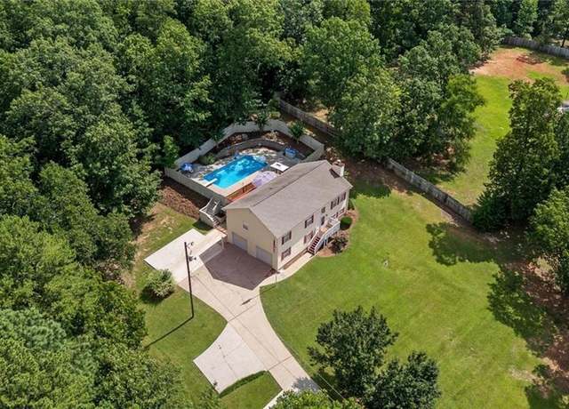 Property at 450 Ledbetter Rd, Villa Rica, GA 30180, 4 beds, 3 baths