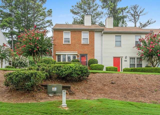 Property at 205 High Creek Dr, Roswell, GA 30076, 2 beds, 2.5 baths