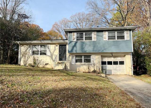 Property at 422 Windsor Dr, Forest Park, GA 30297, 3 beds, 2 baths