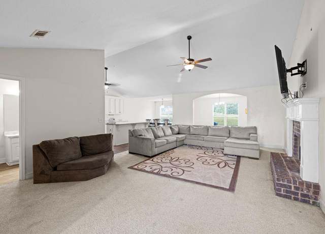 Property at 84 Morningdale Cir, Winder, GA 30680, 4 beds, 2.5 baths