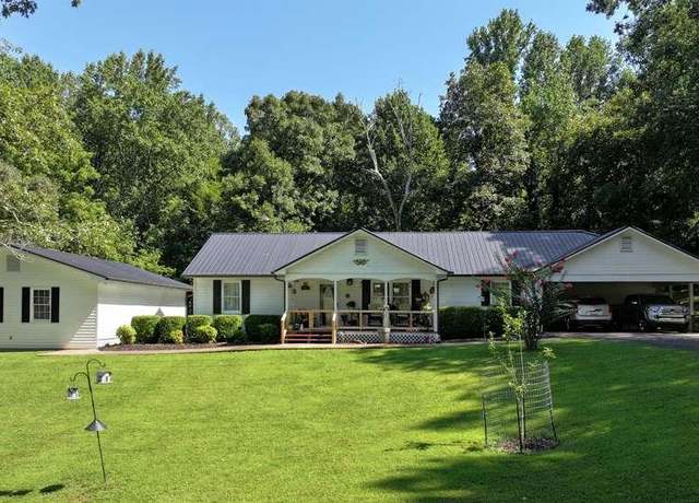 Property at 160 Ohio St, Demorest, GA 30535, 3 beds, 2 baths