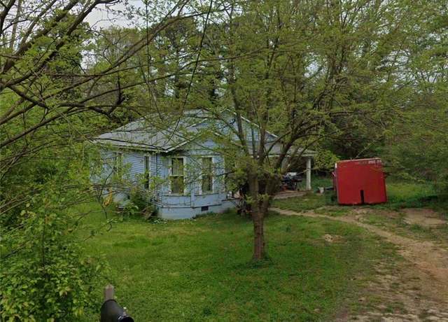 Property at 3143 Robinson Pl, Gainesville, GA 30504, 3 beds, 2 baths