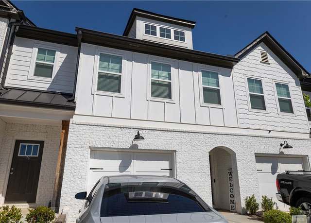 Property at 82 Auburn Run Ln, Auburn, GA 30011, 3 beds, 2.5 baths