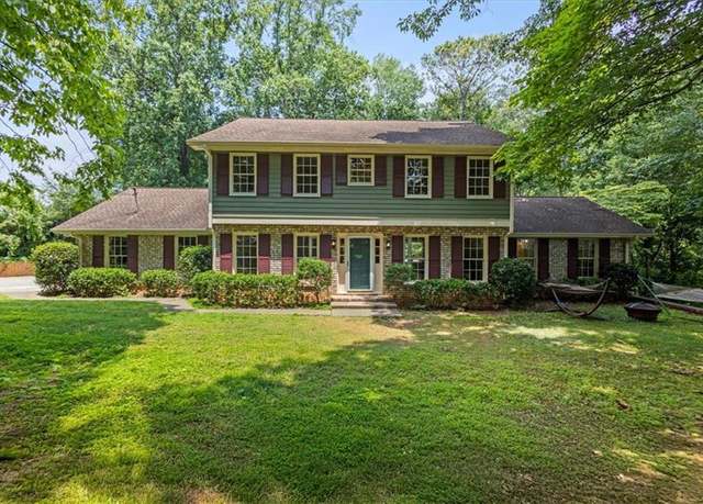 Property at 3120 Beechwood Dr SE, Marietta, GA 30067, 5 beds, 5 baths
