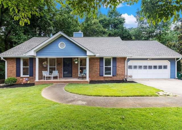 Property at 1402 Mclendon Dr, Decatur, GA 30033, 4 beds, 3 baths