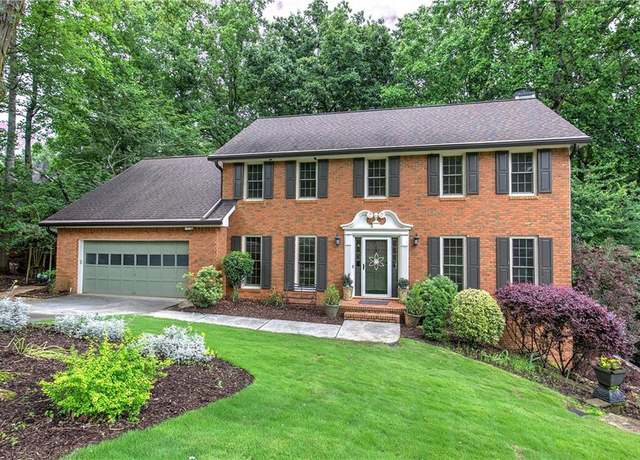 Property at 425 Bellflower Ct, Roswell, GA 30076, 4 beds, 2.5 baths