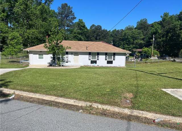 Property at 2875 Carriage Ln, Atlanta, GA 30349, 3 beds, 1.5 baths
