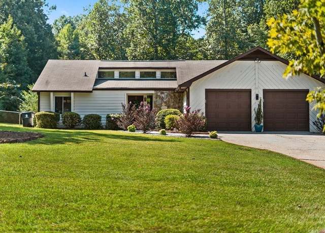 Property at 195 Pine Trail Rd, Fayetteville, GA 30214, 3 beds, 2 baths