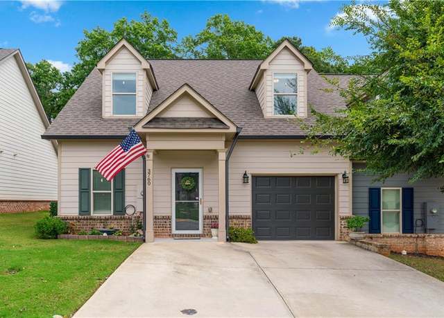 Property at 3760 Shades Valley Ln, Gainesville, GA 30501, 3 beds, 2.5 baths