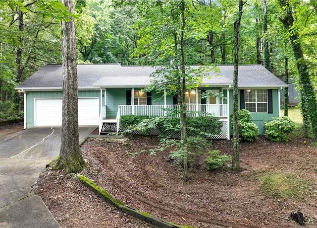 Property at 4298 Friar Tuck Ln, Buford, GA 30519, 3 beds, 2 baths