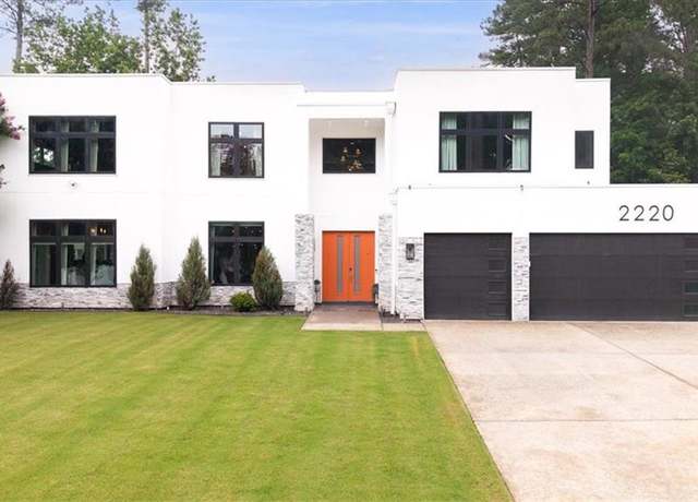 Property at 2220 Meadowvale Dr NE, Atlanta, GA 30345, 5 beds, 5.5 baths