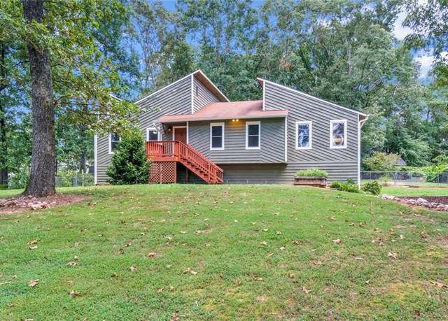 Property at 1797 Kelvin Dr, Lawrenceville, GA 30043, 3 beds, 2 baths